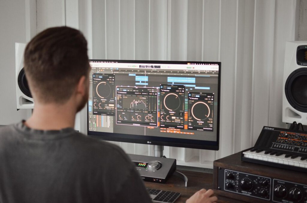 Musikproduktion-Unterricht bei Josh Maccoy: Arbeiten in der DAW mit professionellem Studio-Setup in der Region Worms und Grünstadt