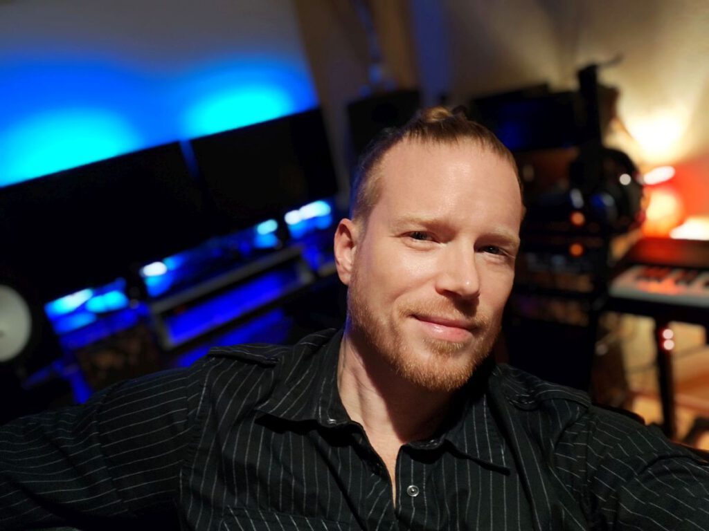 Josh Maccoy Portrait – Musiker, Musiklehrer und Produzent im Studio, Region Worms und Grünstadt